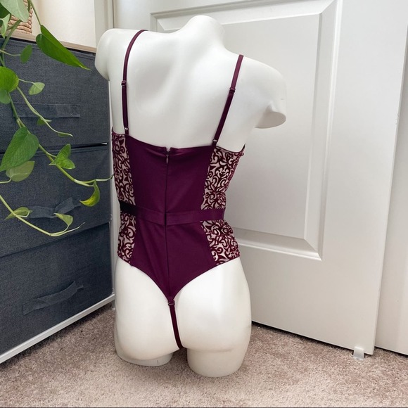 Victoria’s Secret Maroon Scroll Bodysuit Lingerie Thong Burgundy Velvet Medium - Picture 13 of 15